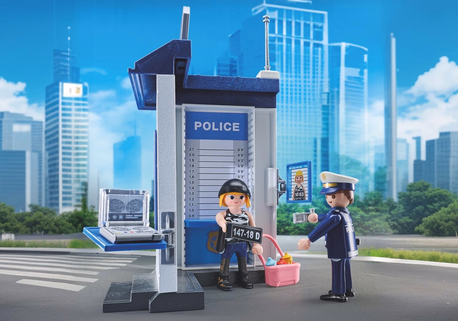 Starter Pack Police Room