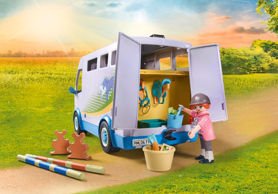 Mobile horse riding school
